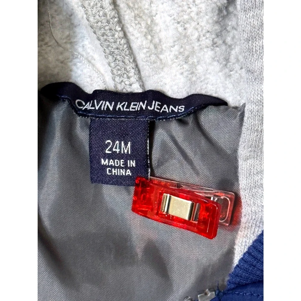 Calvin Klein Jeans Boys Royal Blue Quilted Puffer Jacket with Gray Hood 24M‎